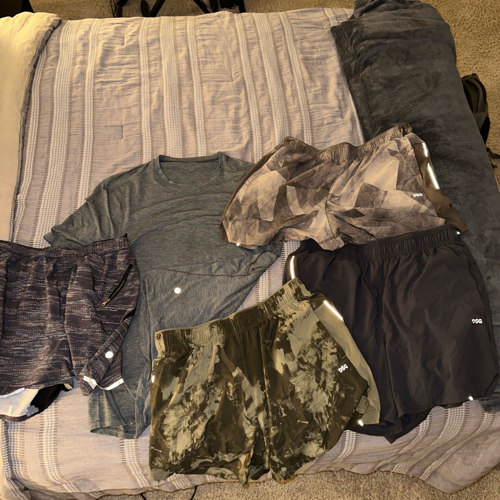 LULU LEMON AND DICKS SPORTING GOODS BUNDLE